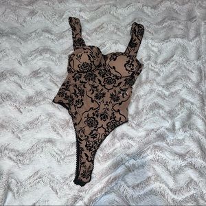 Windsor sheer tan and black bodysuit size small underwire light padding